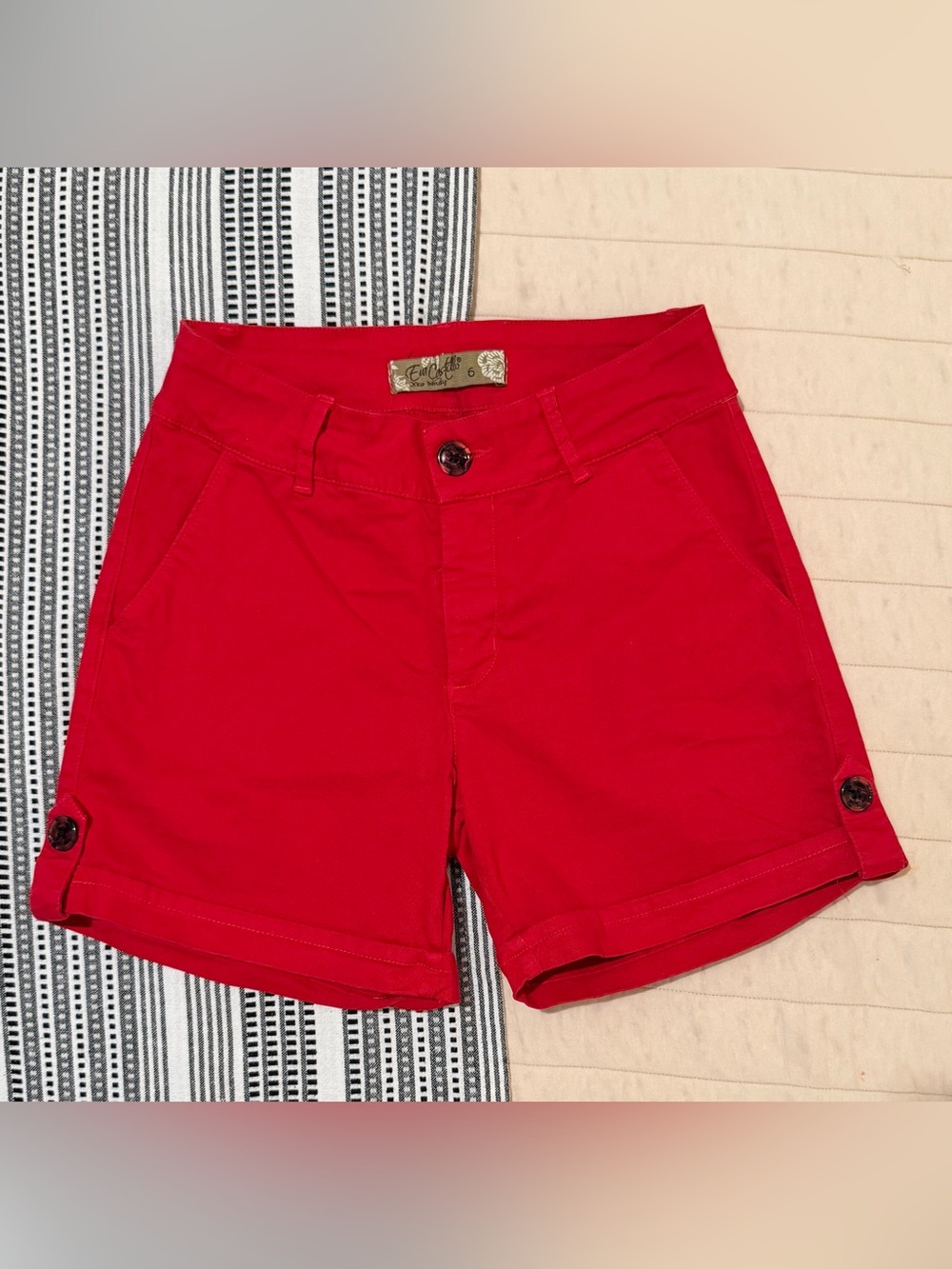 Preloved Bright Red Women's Casual Shorts - Size 6